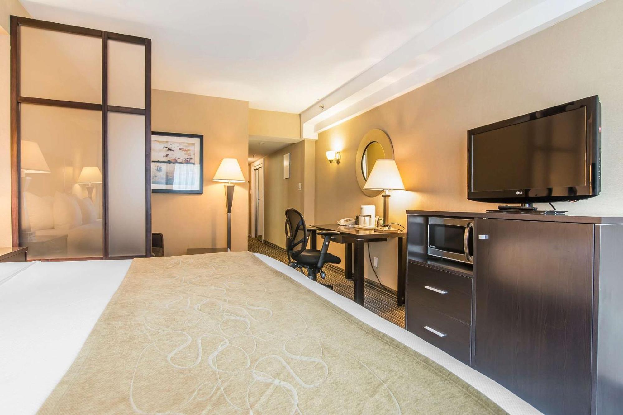 Comfort Suites Downtown Montreal Exterior foto