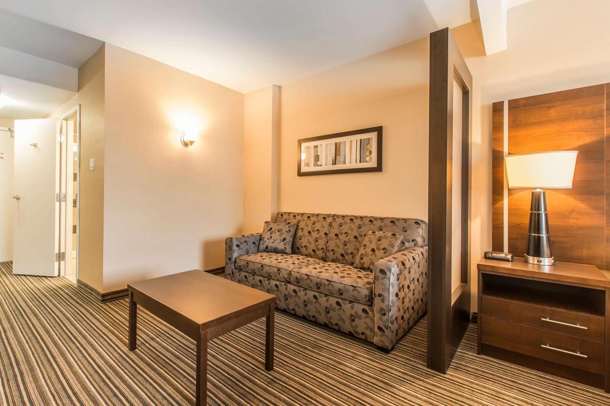 Comfort Suites Downtown Montreal Exterior foto